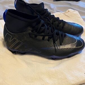 Nike Youth Black Soccer Cleats